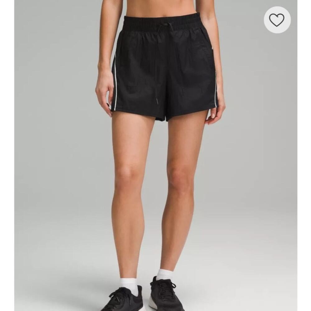Lululemon License to Train High Rise Lightweight Short Size 2